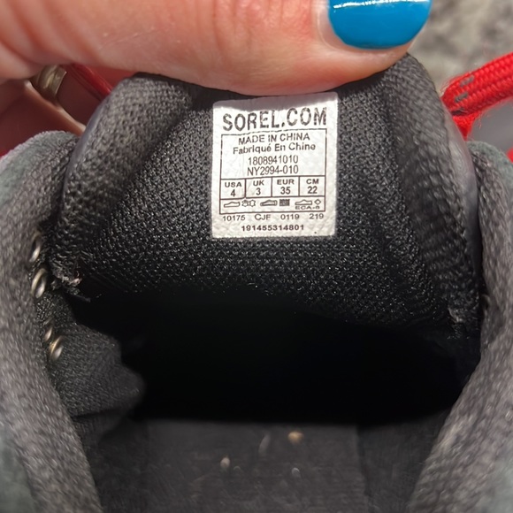 Sorel boots, kids size: 4 - Picture 4 of 6